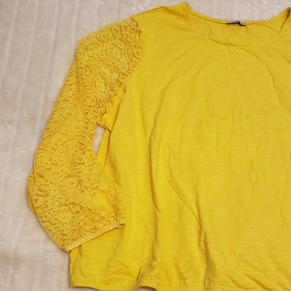 Avon Yellow Lace Sleeve Top - Picture 3 of 16